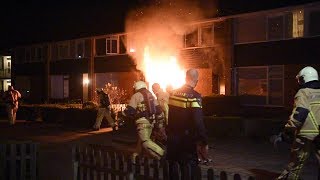 Almelo Vragen rond twee brandstichtingen bij woonhuizen [upl. by Arytal340]