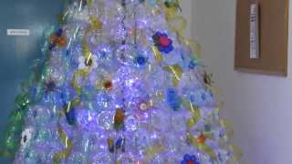 Albero di Natale con bottiglie in plastica gibellina [upl. by Sairahcaz]