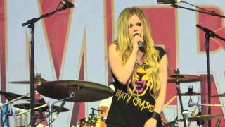 Avril Lavigne  Sk8er Boi LIVE B96 Summer Bash [upl. by Warenne]