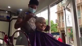 latest cute girl headshave full enjoy clean headshave with straight razor [upl. by Deadman666]