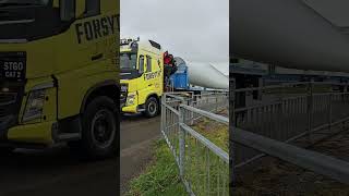 40m blade going over the bridge at Ardrishaig delivered by forsyth of denny [upl. by Debor47]