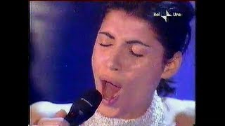 Restored Giorgia  Di sole e dazzurro Live  Sanremo 2001I serata [upl. by Bibeau]