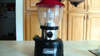 Review Coleman Battery operated Lantern [upl. by Oringas]