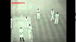 Gary Sobers brilliant catch around the corner 1963 [upl. by Sonitnatsnoc]