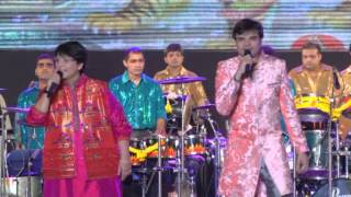 Falguni Pathak 2013  Special Entry on Day 1 [upl. by Petuu]