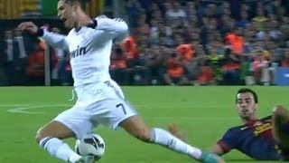 Tarjeta amarilla a Sergio Busquets por falta sobre Cristiano Ronaldo [upl. by Chrysler603]