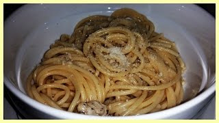 Spaghetti Cacio e Pepe  Le Ricette di Zio Roberto [upl. by Atsyrt299]