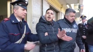 Maddaloni CE  Spaccio droga davanti bambini 10 arresti contro clan Belforte 130217 [upl. by Kcod]