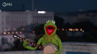 Kermit the Frog Performs quotRainbow Connectionquot [upl. by Tadd]