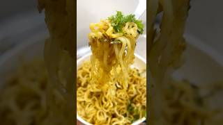 Alio e oglio Maggi recipegarlic Maggi recipeindianfoodfoodytshortsviraltrending [upl. by Alledi402]