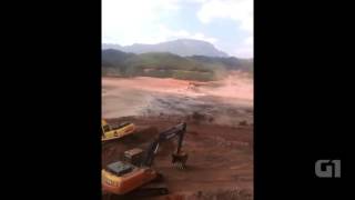 Vídeo mostra momento do rompimento de barragem em Mariana [upl. by Liddie]