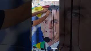 VÍDEO Justiça Eleitoral notifica homem para que retire adesivo de Bolsonaro do carro [upl. by Isadora]