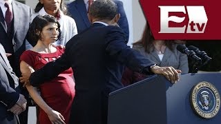 VIDEO Barack Obama interrumpe su discurso para ayudar a mujer embarazada  Vianey Esquinca [upl. by Lraep483]