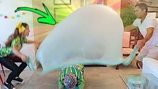 MAMÃE NA BOLHA GIGANTE DE SLIME CHALLENGE BIGGEST BUBBLE SLIME [upl. by Notsirk966]