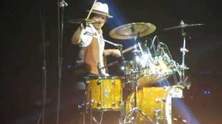 Bruno Mars  Locked Out of Heaven Live in Madrid 2013 [upl. by Woodward]