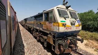 12490 Bikaner Express Crossing with 12260 Sealdah Duronto Express at Bikaner Outer [upl. by Feeney]