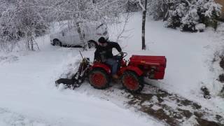 Valpadana 330 4rm rs pulling snow [upl. by Aicatsue]