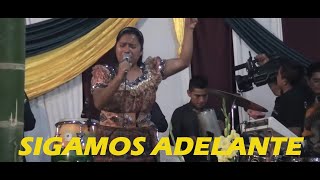 Martina Osorio  SIGAMOS ADELANTE  Video Clip En Vivo [upl. by Popper]