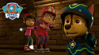 Sauvetage de PatPatrouille Rocket Rollerskate et Skateboard PAW Patrol dessins animés pour enfants [upl. by Ela949]