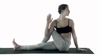 Matsyendrasana  Der Drehsitz 02 [upl. by Bunker]