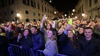 Doček Nove godine na Stradunu uz koncert Petra Graše [upl. by Eahsal]