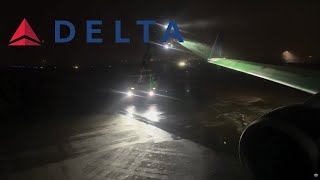 Foggy Night Taxi Deice and Takeoff from Minneapolis on a Delta Air Lines Boeing 737900 [upl. by Tricia]