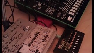 Roland Tr8  Roland TB303  Korg Monotron Delay ultradeep [upl. by Eshman653]