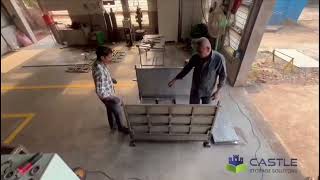 Castle Collapsible Pallets Space Saving Industrial Storage Systems [upl. by Nannah]