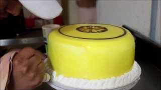 modelo de decoracion de tortas con chantilly y jalea  wilber yucra [upl. by Tartan]