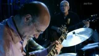 John Scofield Trio  Blue Note New York City NY 20040926 full [upl. by Aracot137]