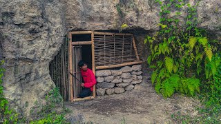 building a warm survival shelter in the wildernes solo camping bushcraft shelter [upl. by Emirac]