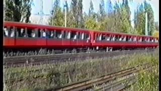 SBahn Berlin  Bahnhof Ostkreuz Anfang der 90er  BR477 BR485 amp mehr [upl. by Aiym20]