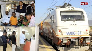 TRENI YA SGR KWA MARA YA KWANZA YAWASILI MORO IKIWA NA ABIRIA ZAIDI YA 600 RAIS SAMIA ALIPIA [upl. by Quintie]