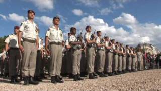 Remise de la fourragère au 1er RCP [upl. by Bunting]