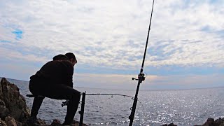 ¡CÓMO IBA A SABER QUE HABÍA ESTOS BICHOS AQUÍ Pesca a FONDO en ACANTILADOS ALTOS [upl. by Aniluap146]