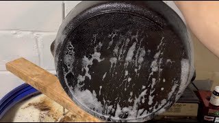 Restoring a 14 Lodge skillet made between 19551965 [upl. by Dart309]