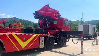 heavy duty tow truck with the crane [upl. by Zaraf]