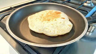 SOLO ACQUA FARINA OLIO PRONTI IN 10 MINUTI RICETTE FACILI E VELOCI PANE IN PADELLA PITA [upl. by Cari570]