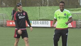 BLINDFOLD PENALTIES WITH AN AJAX PLAYER [upl. by Bocoj]