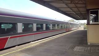 Down Shepparton arrives and departs Tallarook 17 August 2014 [upl. by Norag]