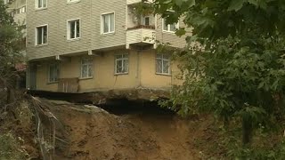 a fourstorey building collapse after a landslide [upl. by Kunin]