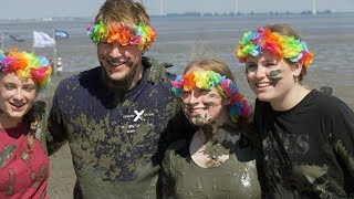 Sliksleeën tijdens de Pinksterfeesten in Delfzijl 2024 [upl. by Galen852]