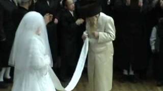 Hrhquotk Tosher Rebbe Shlita Dancing Mitzva Tantz at Wedding of Grandson [upl. by Vail]