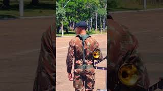 O corneteiro é o comunicador musical dentro do Exército [upl. by Cozmo683]