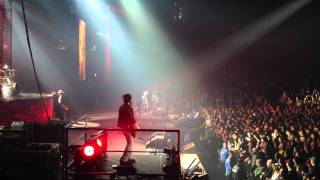 Axl Rose kicks out a quotFanquot  Civil War Featuring Duff Mckagan HD  Vancouver 2011 [upl. by Ardnnek]