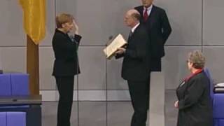 Vereidigung der Bundeskanzlerin Angela Merkel im Bundestag am 22112005 [upl. by Ledeen]