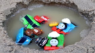 Aprende Colores para Niños en Español Coches Trenes y Carros Disney Cars y Agua [upl. by Notned]