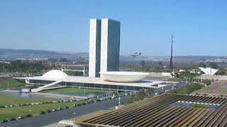 Avião explode no Congresso Nacional em Brasília [upl. by Drusus692]