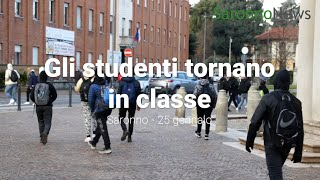 Gli studenti delle superiori tornano a scuola ecco i loro commenti [upl. by Newkirk304]