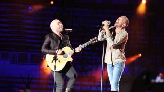 3 MINUTI live Giuliano Sangiorgi ft Biagio Antonacci  Concerto Biagio Bari 240514 [upl. by Bilbe]